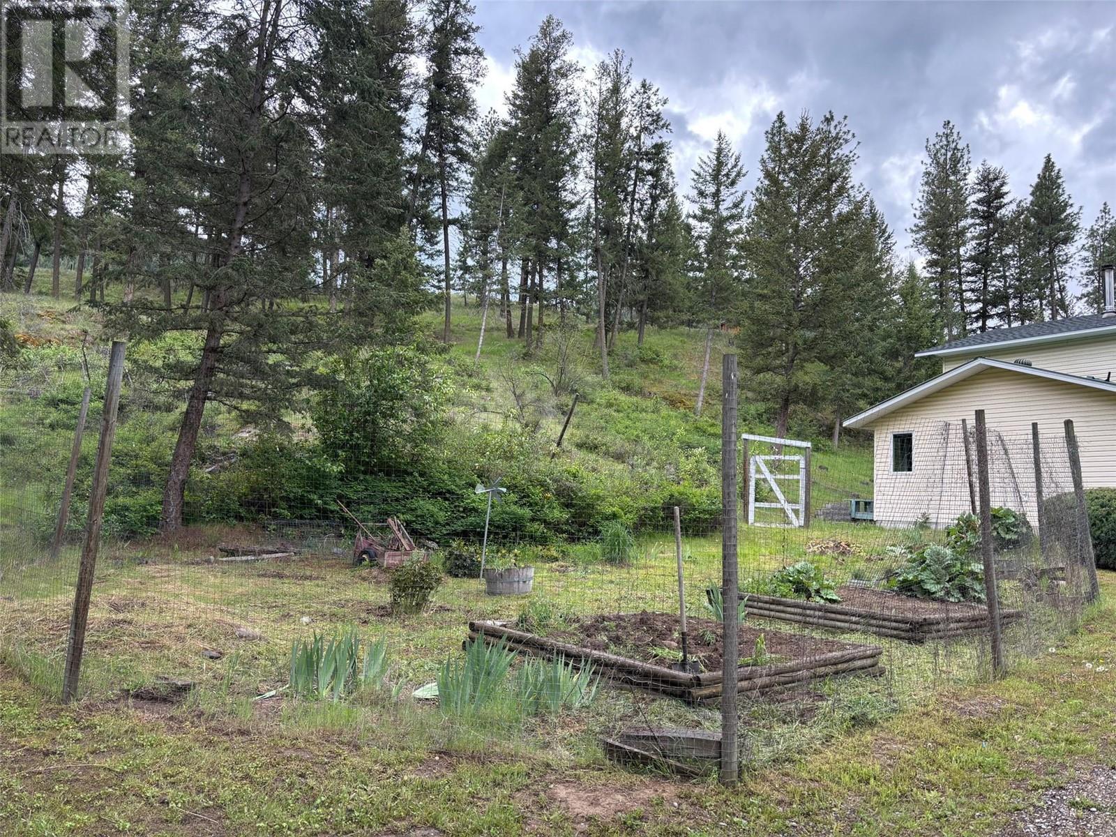 3400 HWY 3 Highway, Rock Creek