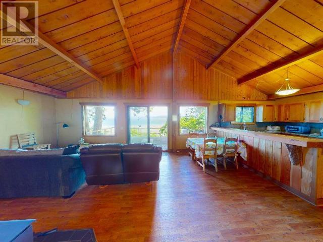 1652 SAVARY ISLAND ROAD, Savary Island