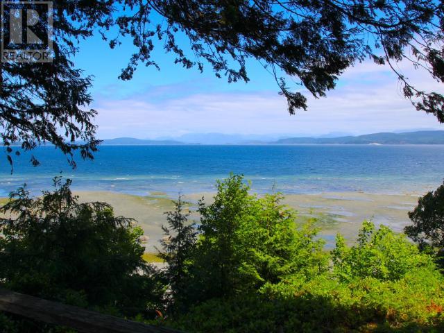 1652 SAVARY ISLAND ROAD, Savary Island