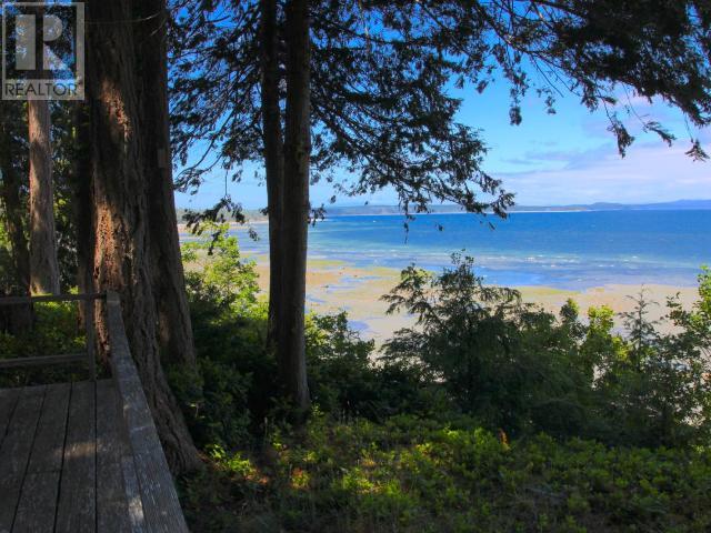 1652 SAVARY ISLAND ROAD, Savary Island