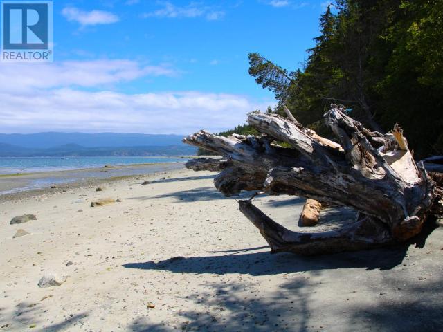 1652 SAVARY ISLAND ROAD, Savary Island