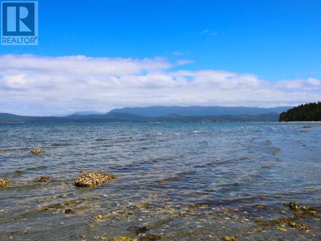 1652 SAVARY ISLAND ROAD, Savary Island