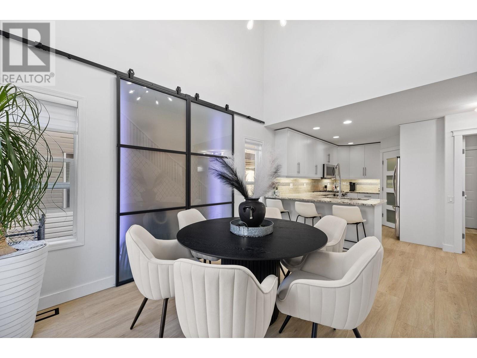  667 South Crest Drive, Kelowna