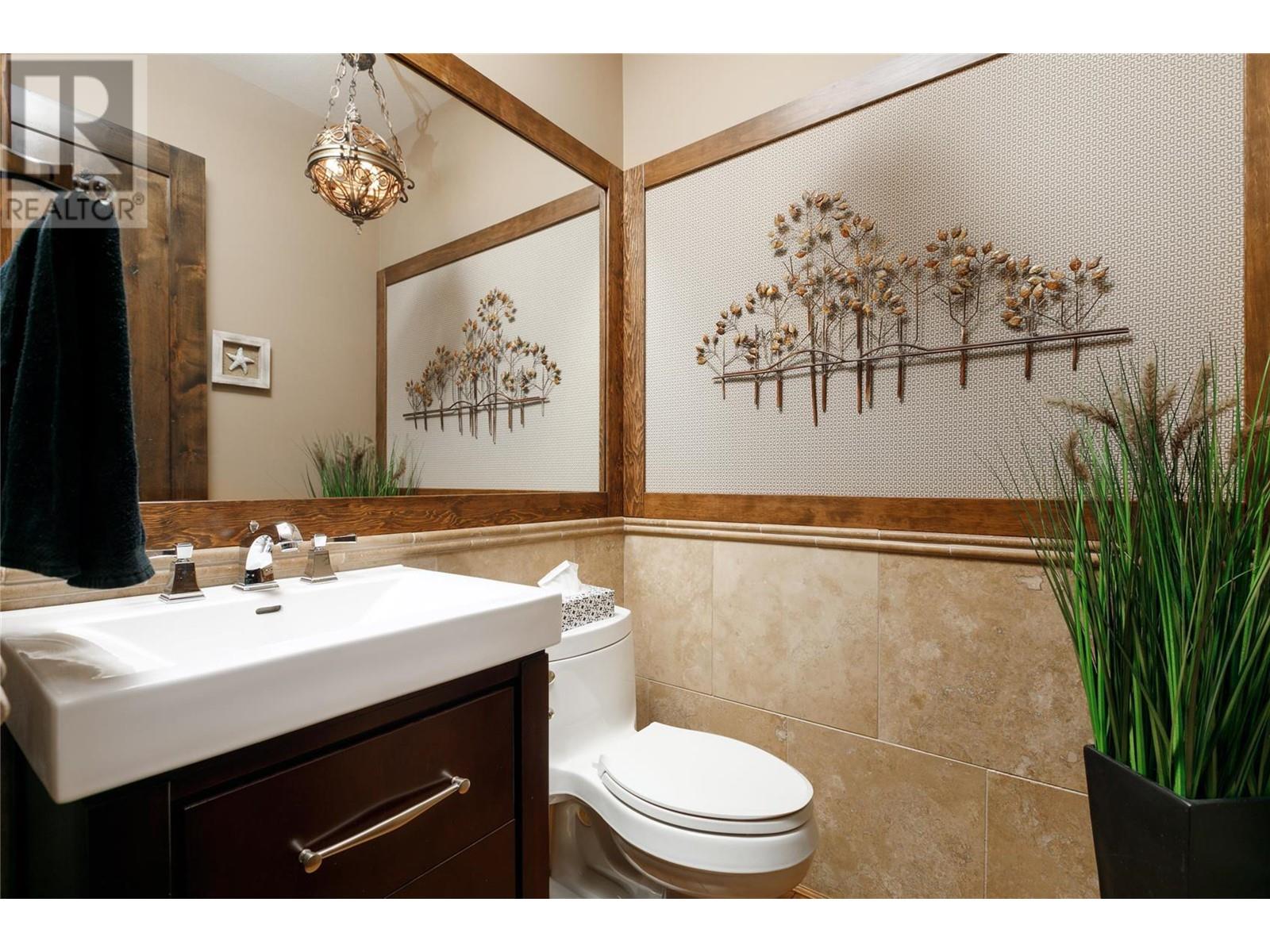  1528 Vineyard Drive, West Kelowna