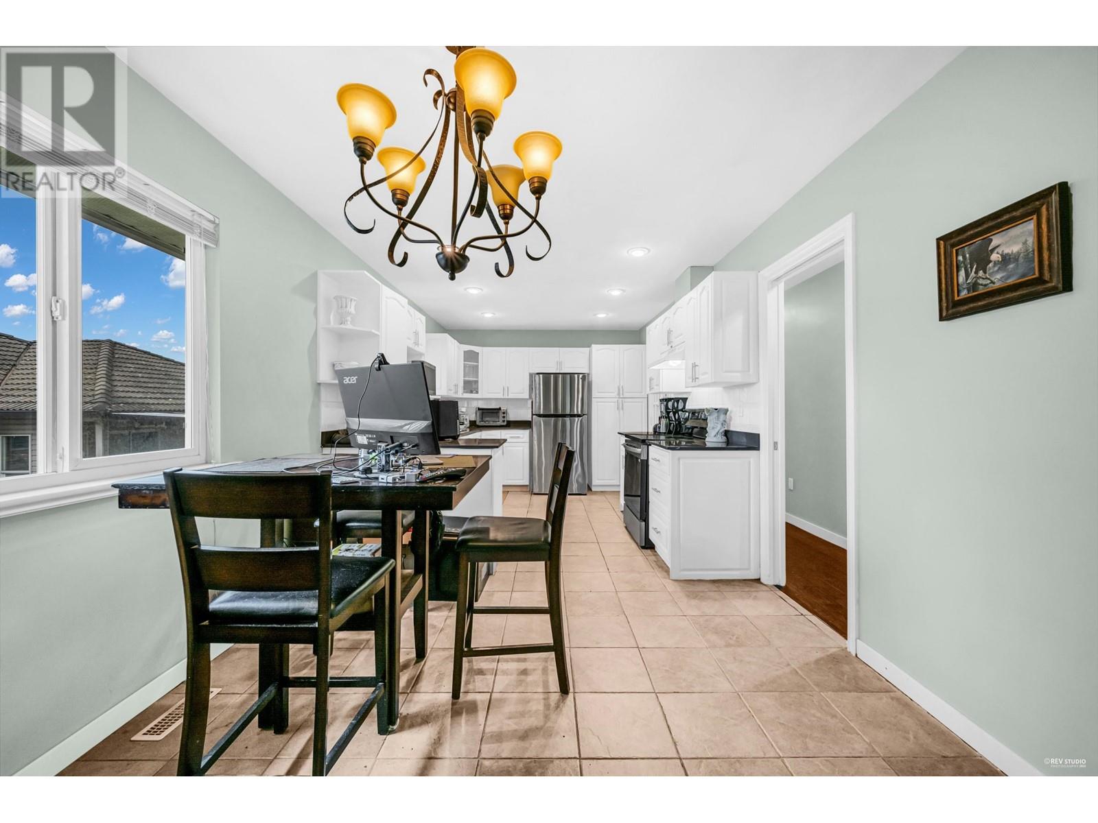 2288 IRVINE AVENUE, Port Coquitlam real estate listing R2991800