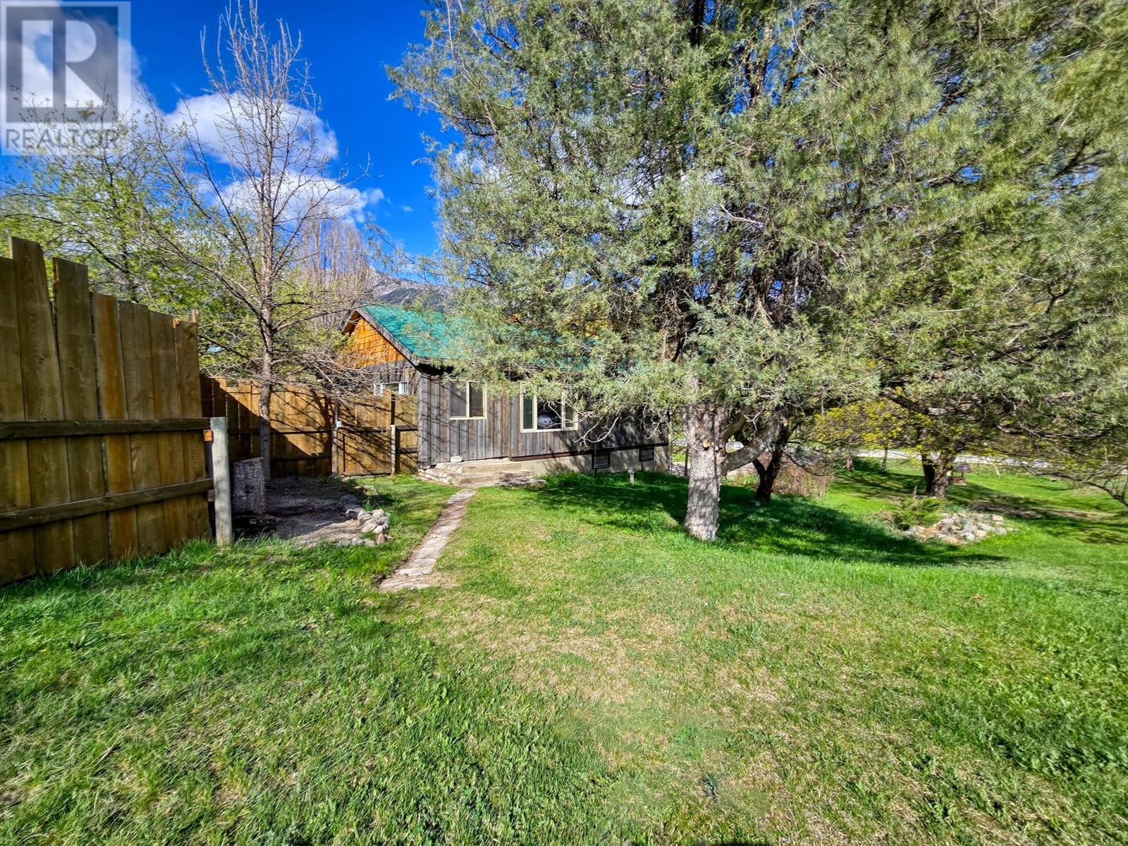 5765 COLUMBIA Road, Edgewater