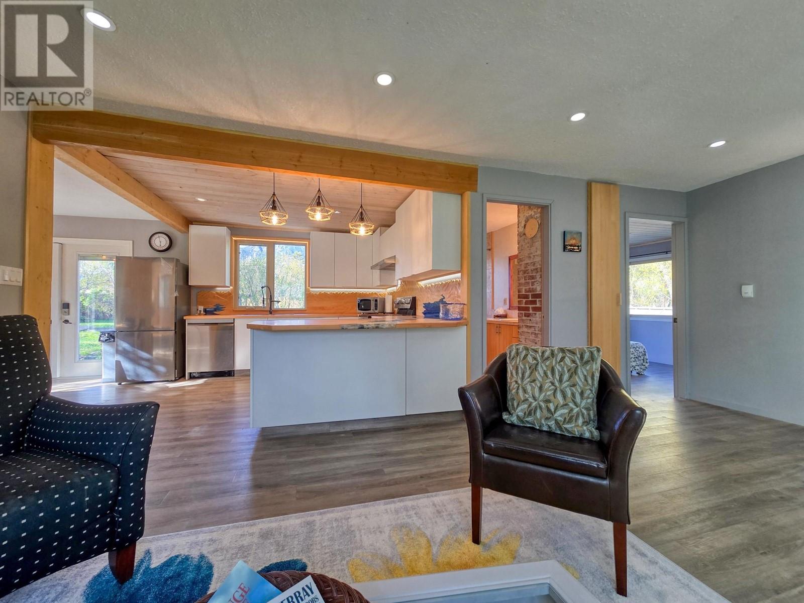 5765 COLUMBIA Road, Edgewater