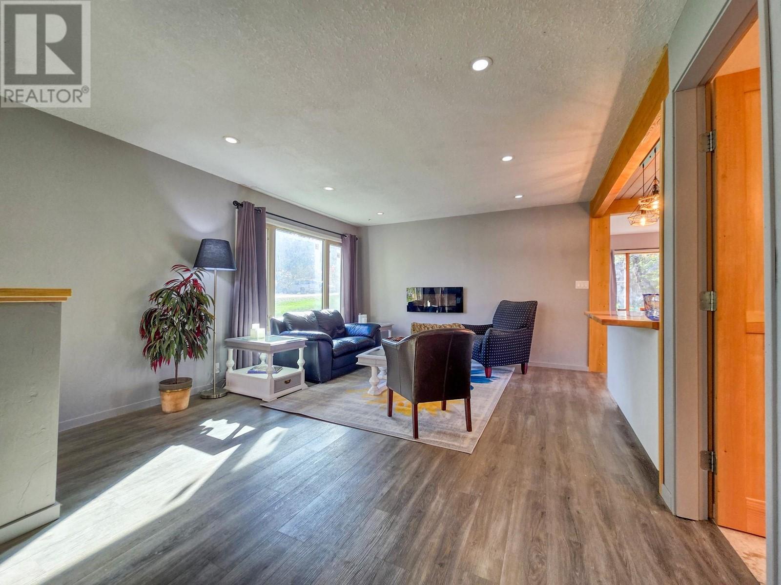 5765 COLUMBIA Road, Edgewater