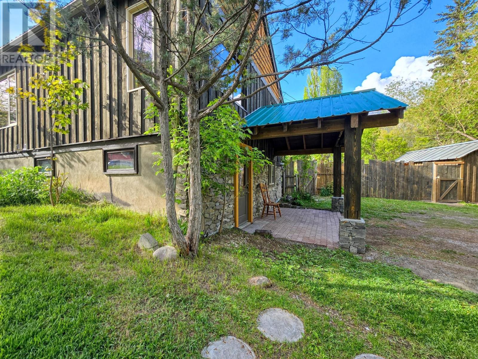 5765 COLUMBIA Road, Edgewater