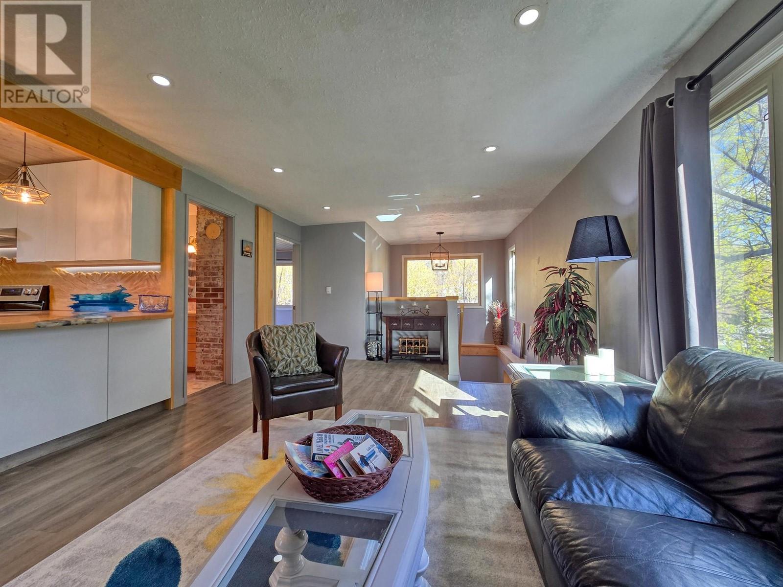 5765 COLUMBIA Road, Edgewater