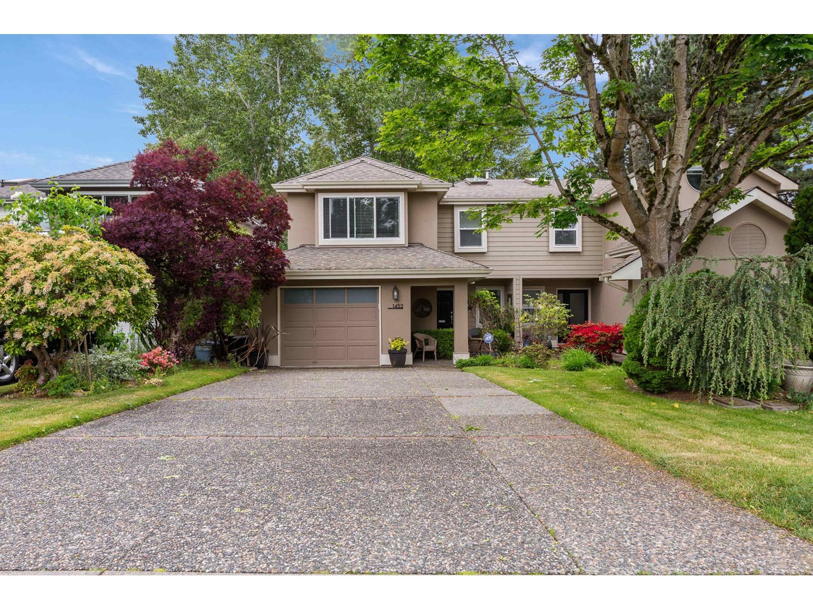 1452 STEVENS STREET, White Rock real estate listing for sale