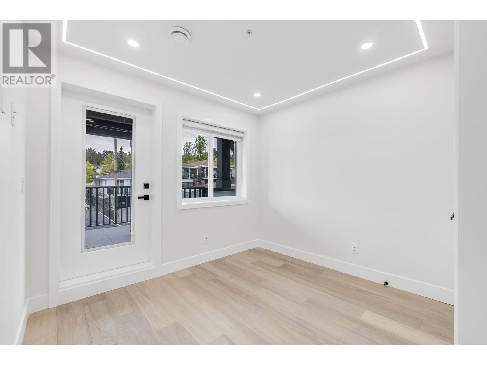 Photo 11 of 3440 E 4th Avenue, Vancouver BC
