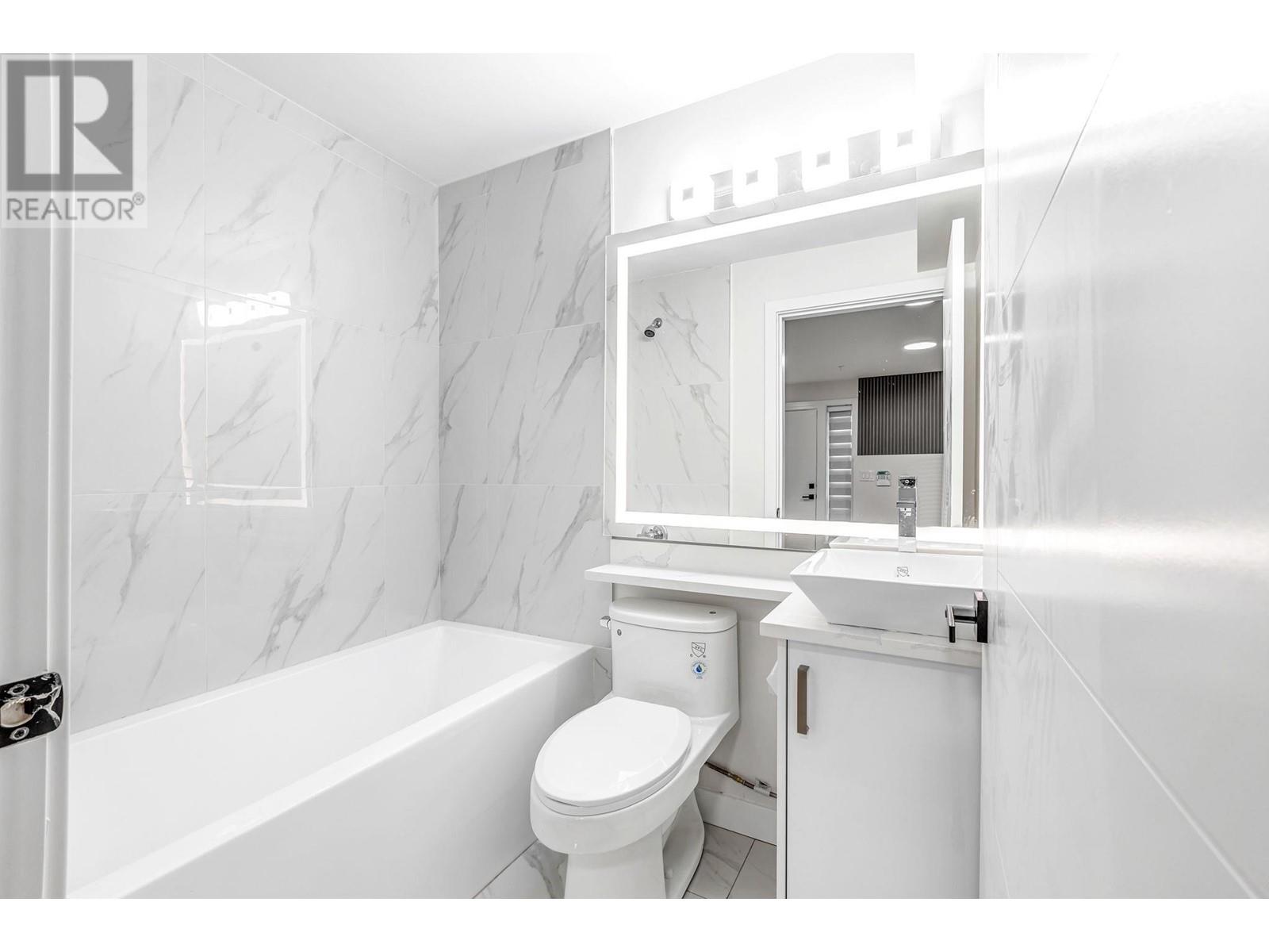 Photo 20 of 3440 E 4th Avenue, Vancouver BC