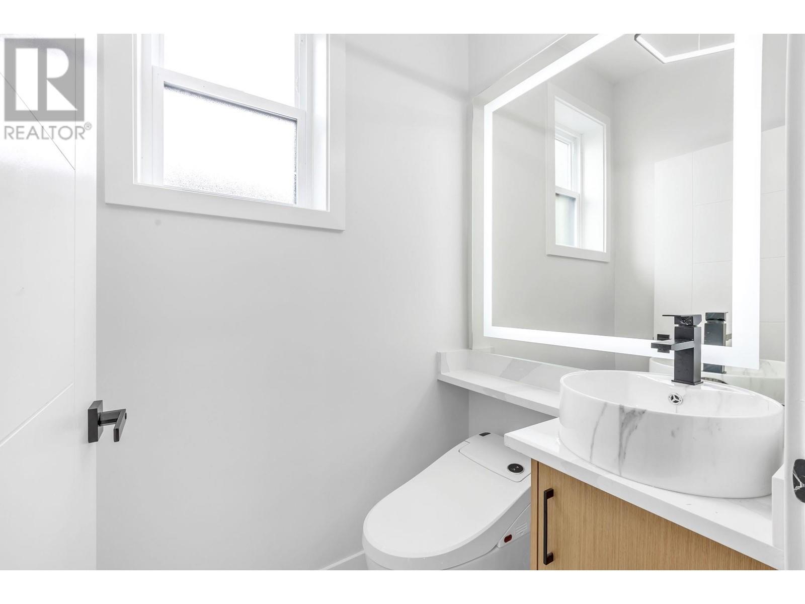 3442 E 4TH AVENUE, Vancouver