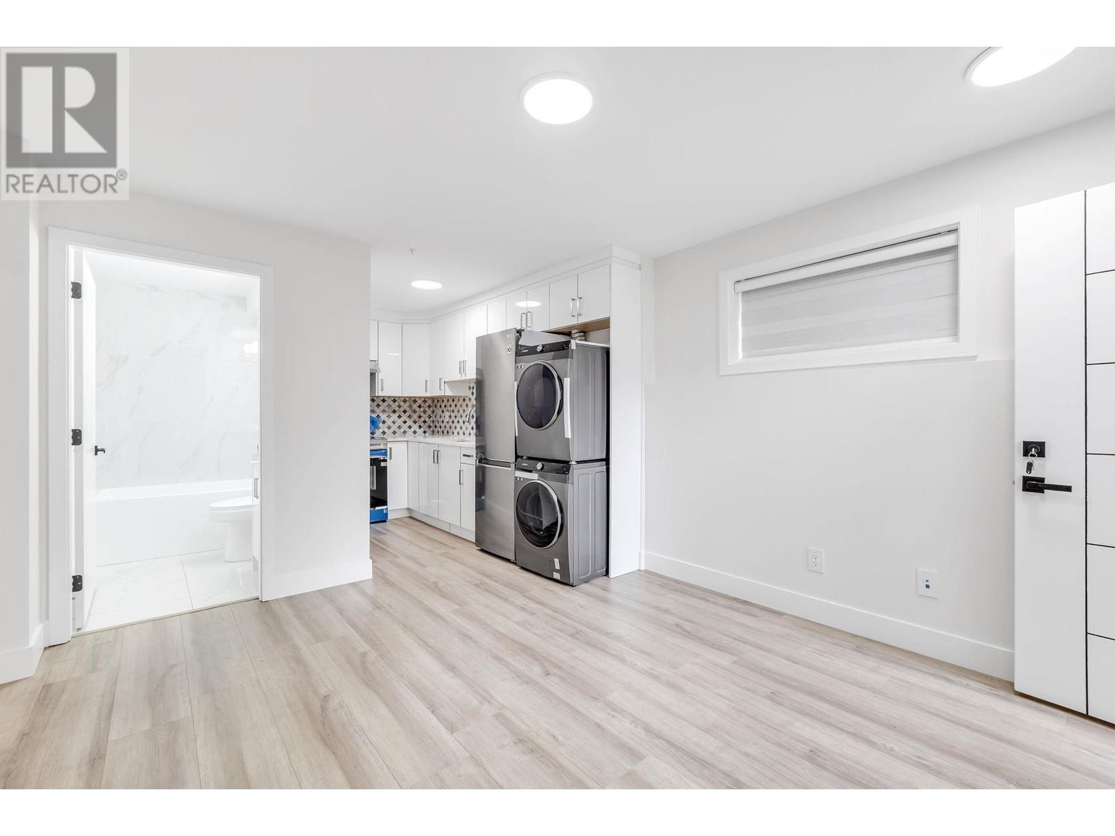 3442 E 4TH AVENUE, Vancouver