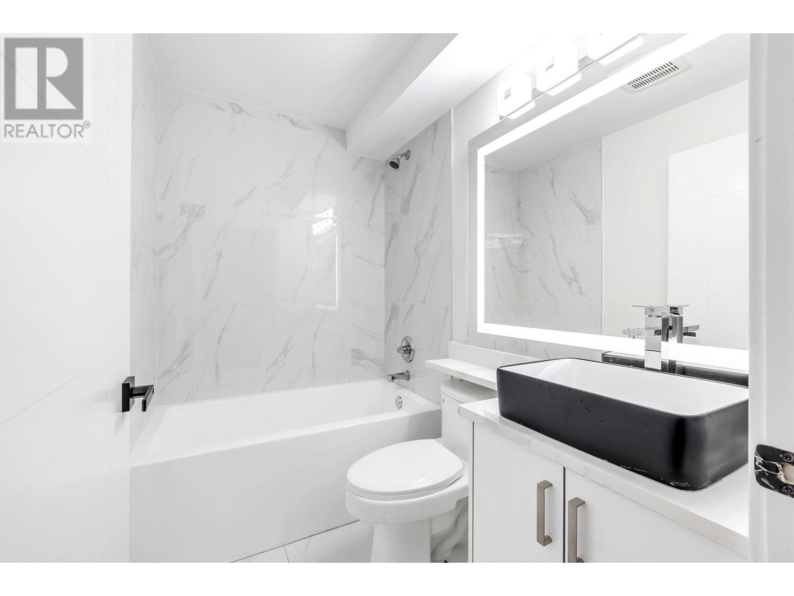 3442 E 4TH AVENUE, Vancouver