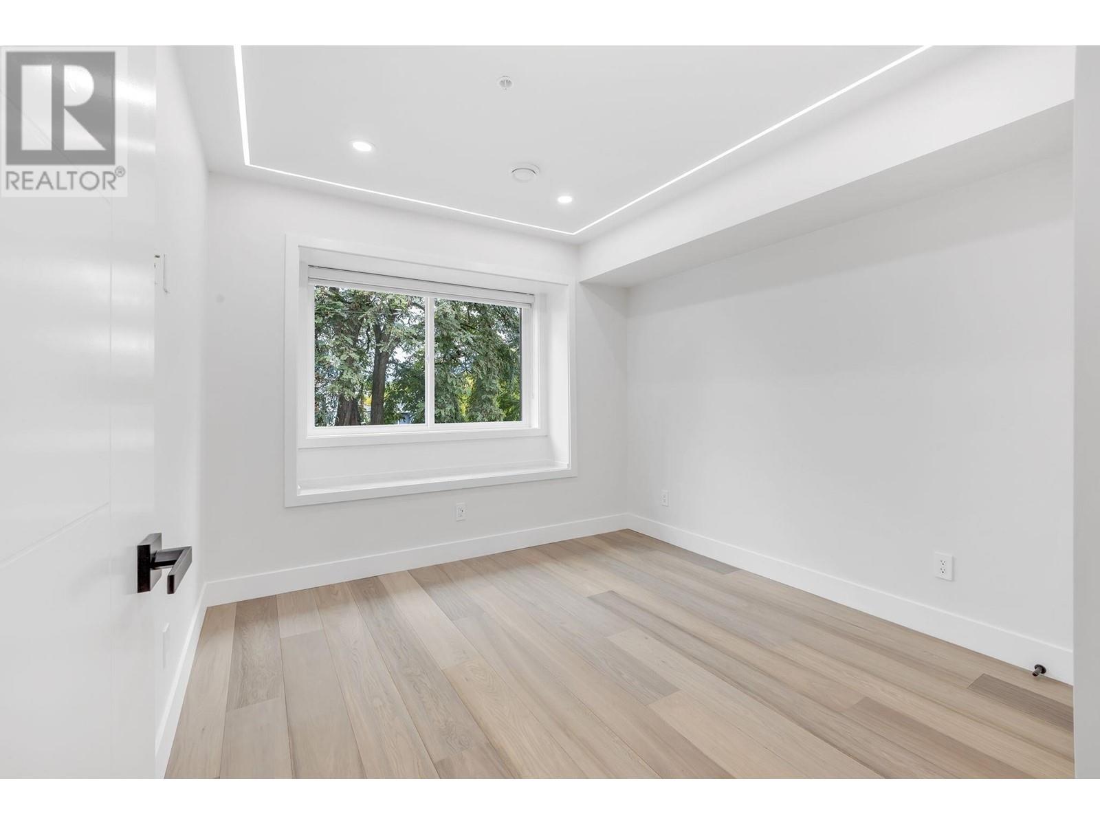 3442 E 4TH AVENUE, Vancouver
