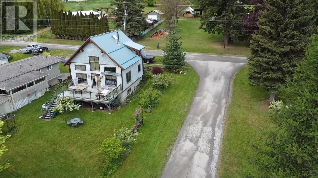 130 8th Street N, Kaslo