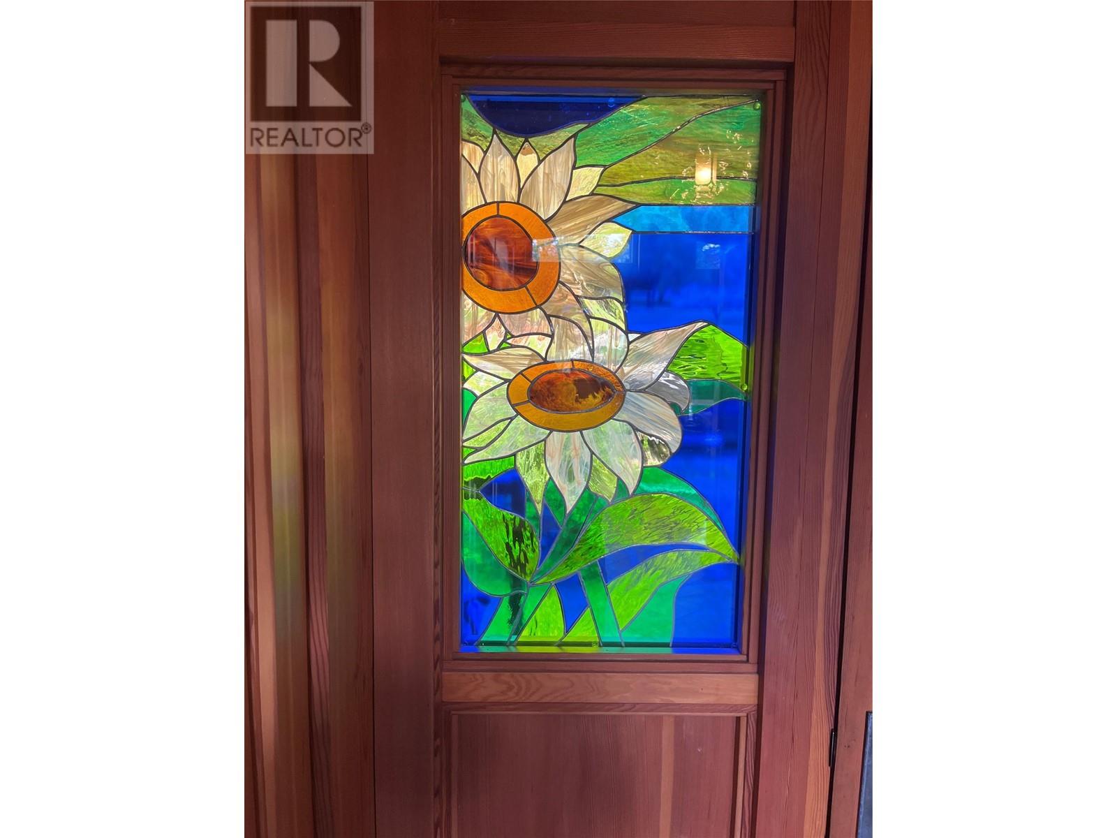 130 8th Street N, Kaslo