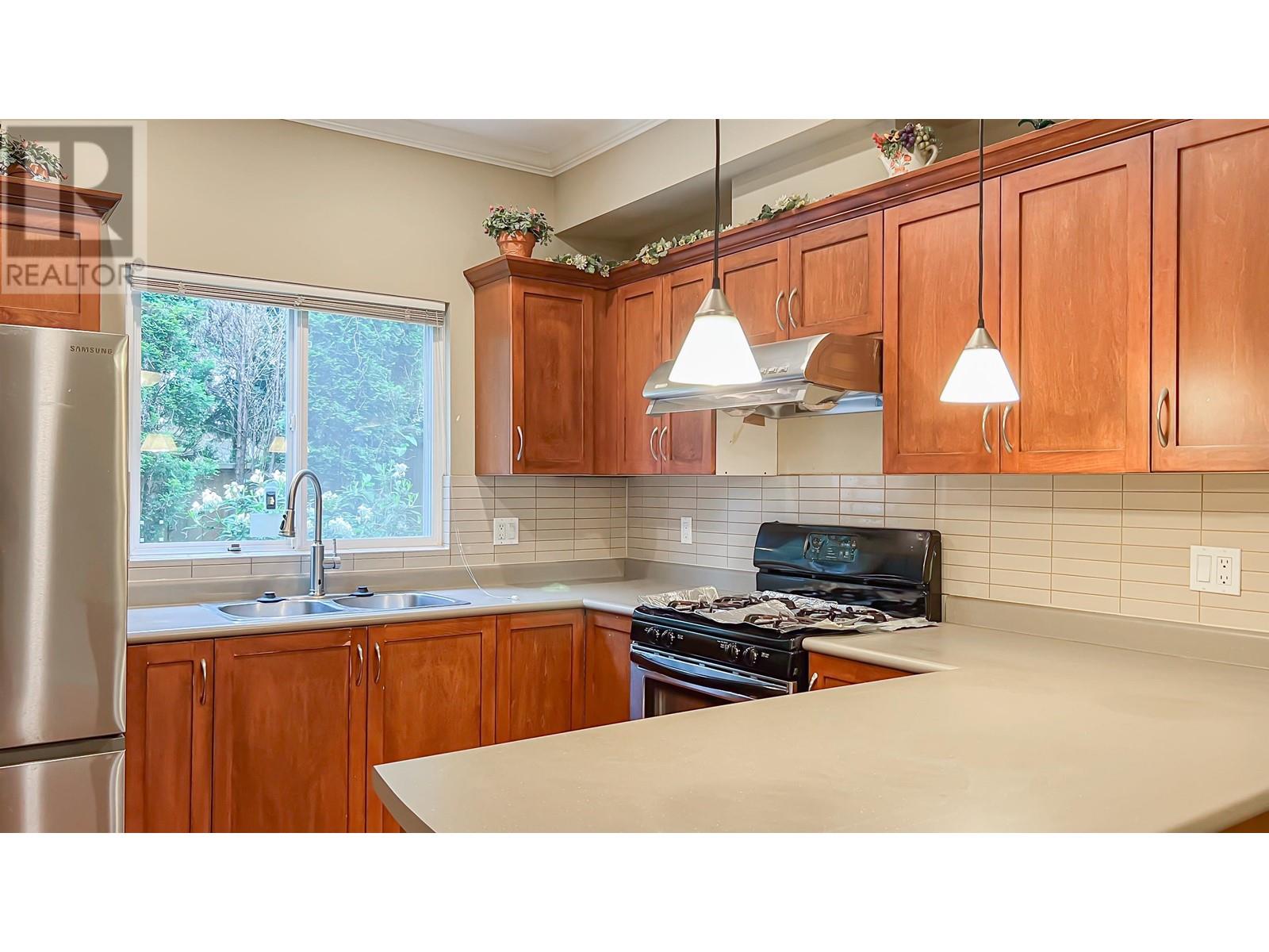 Photo 9 of 7 8271 Francis Road, Richmond BC