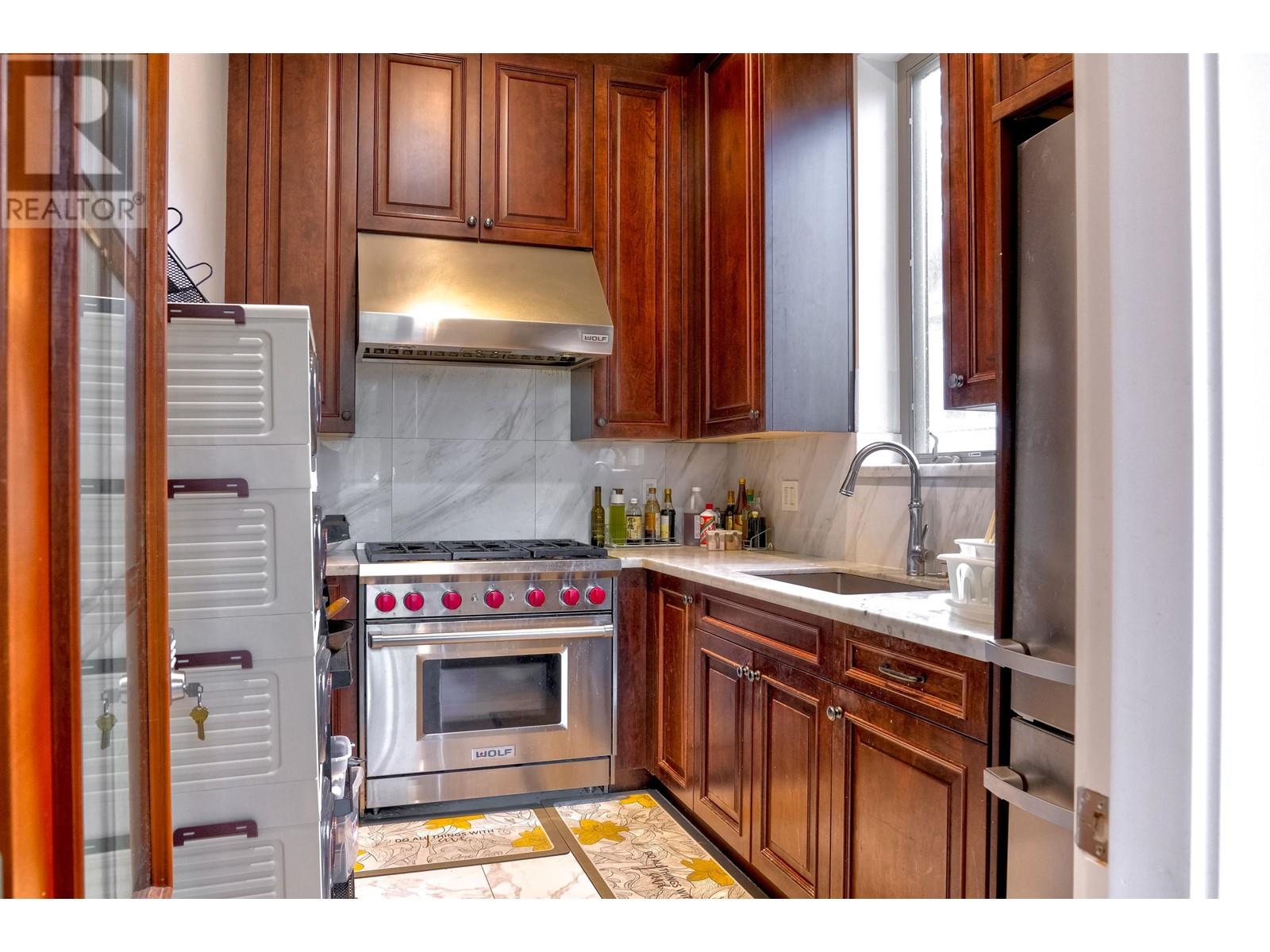 2237 W 37TH AVENUE, Vancouver