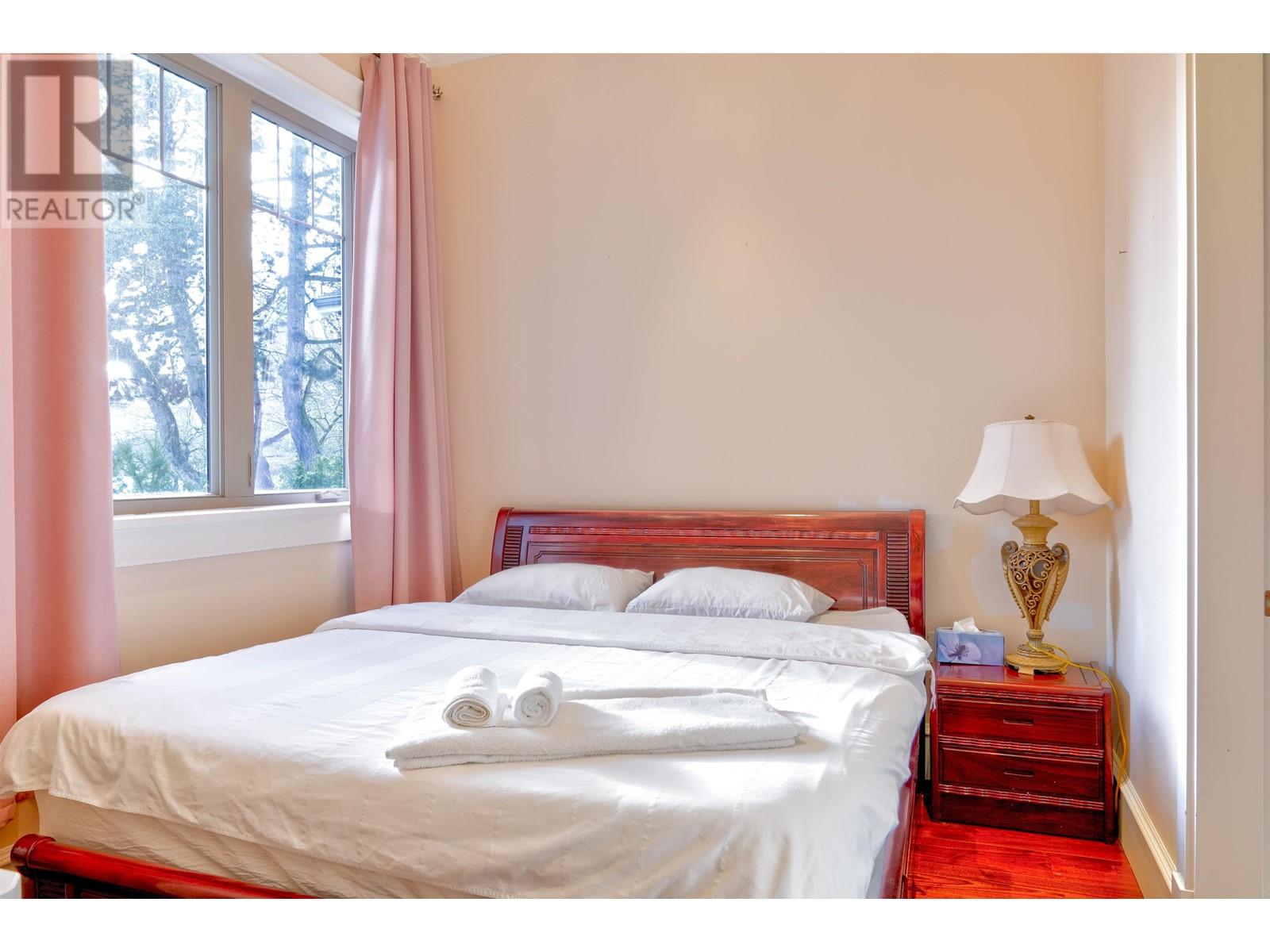 2237 W 37TH AVENUE, Vancouver