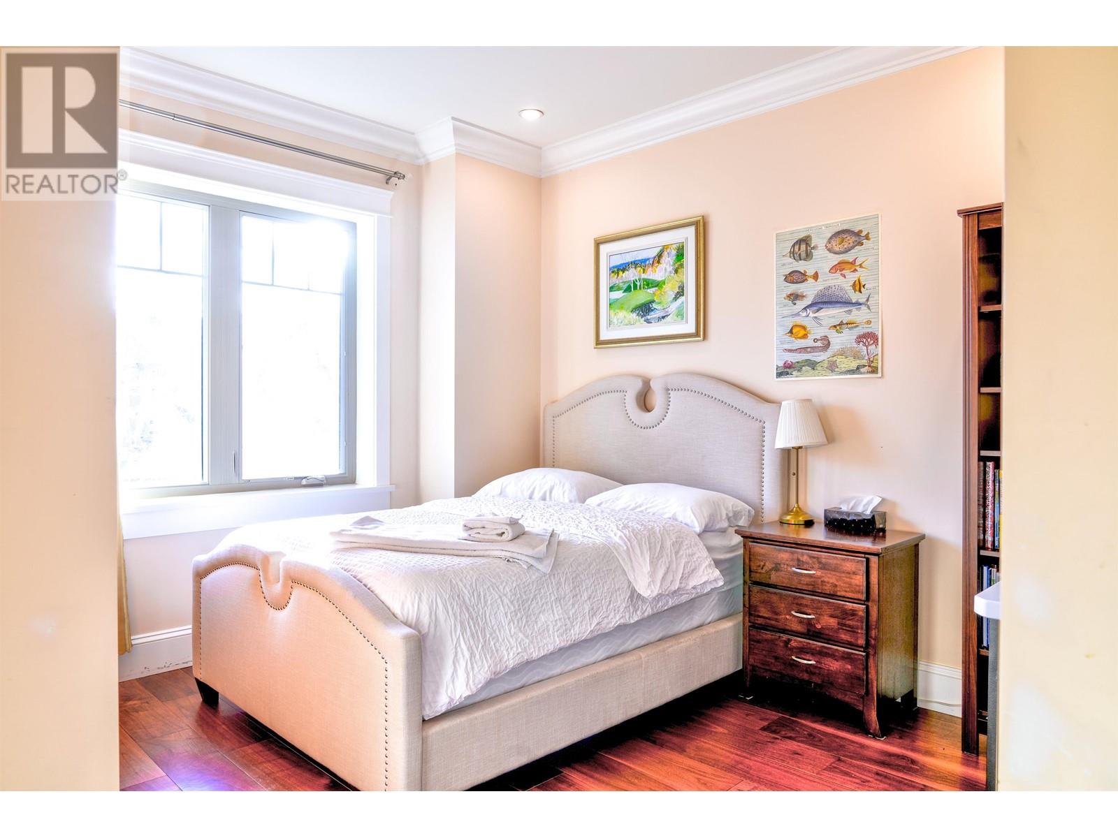 2237 W 37TH AVENUE, Vancouver