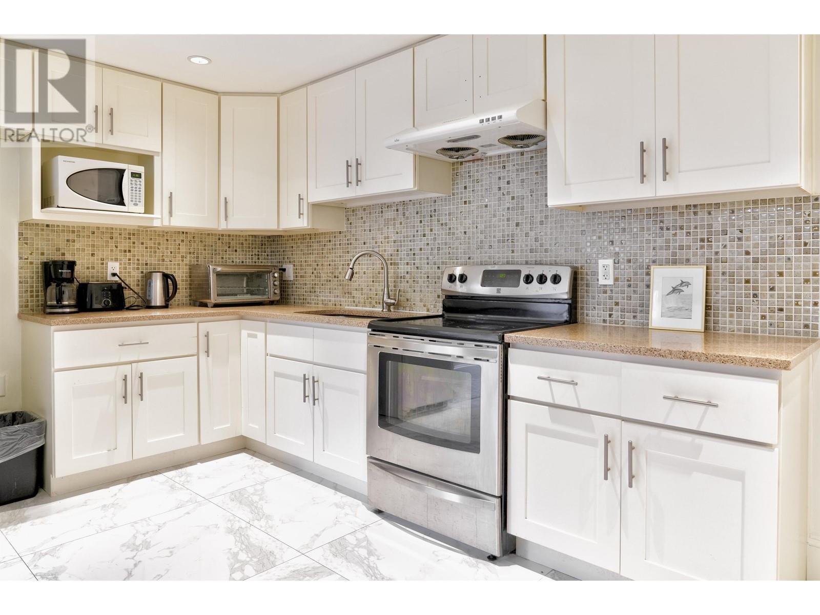 2237 W 37TH AVENUE, Vancouver