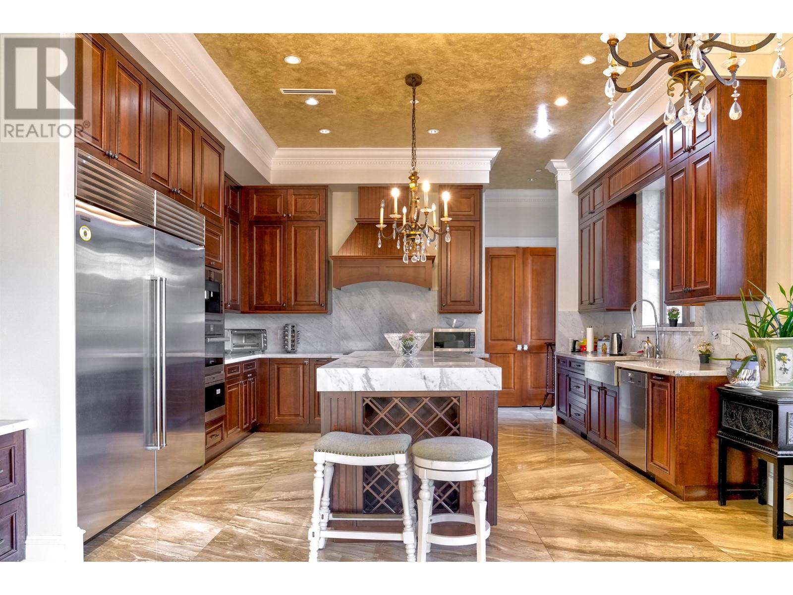 2237 W 37TH AVENUE, Vancouver