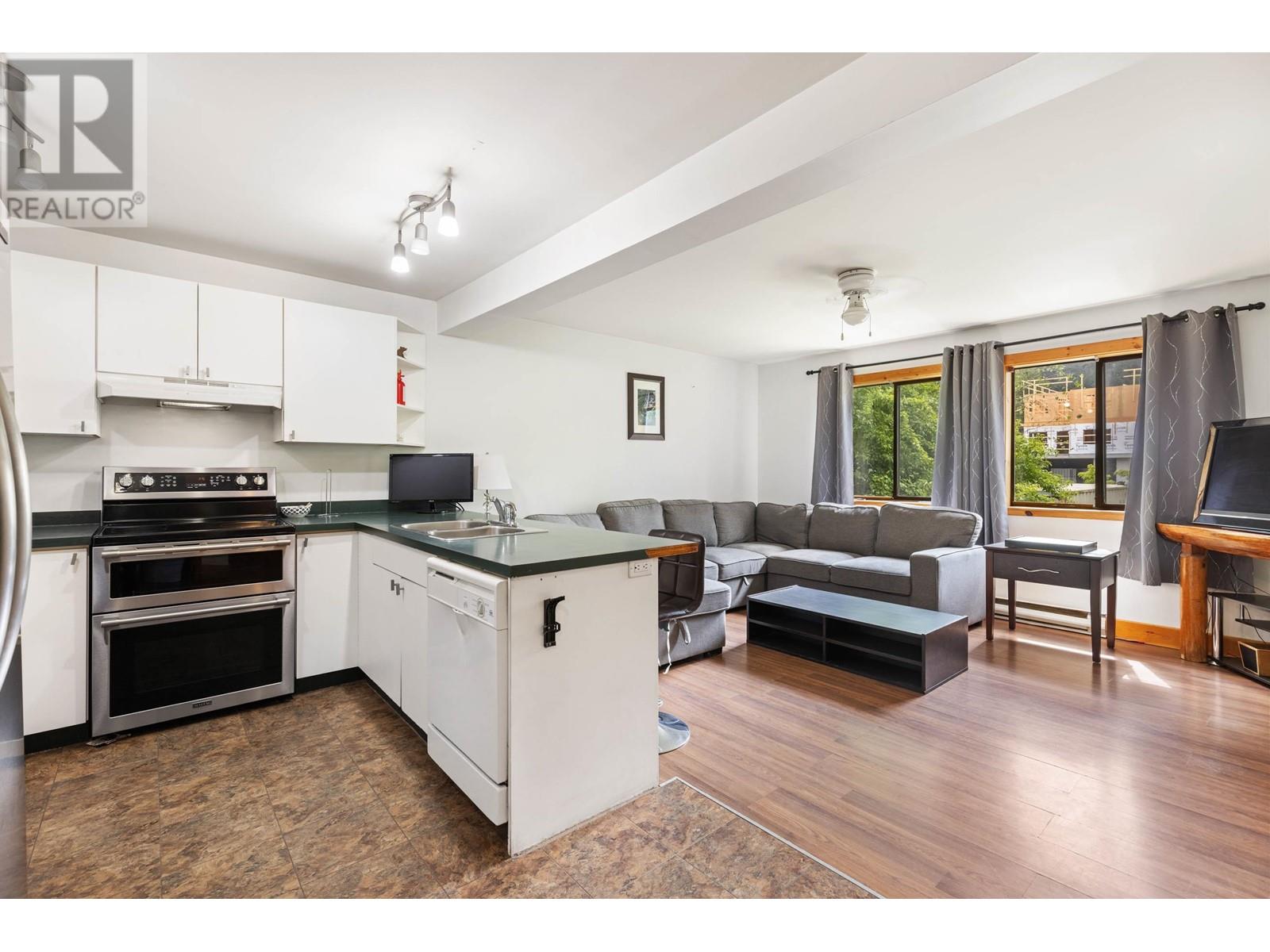 1488 BALSAM STREET, Pemberton