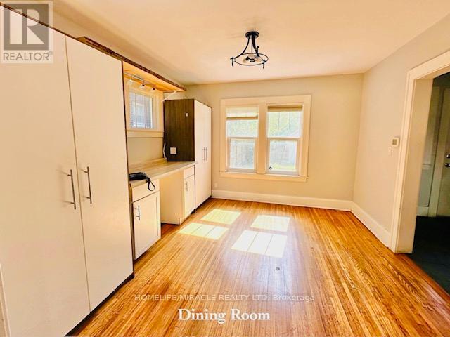 Photo 4 of 1037 Bruce Avenue, Windsor ON
