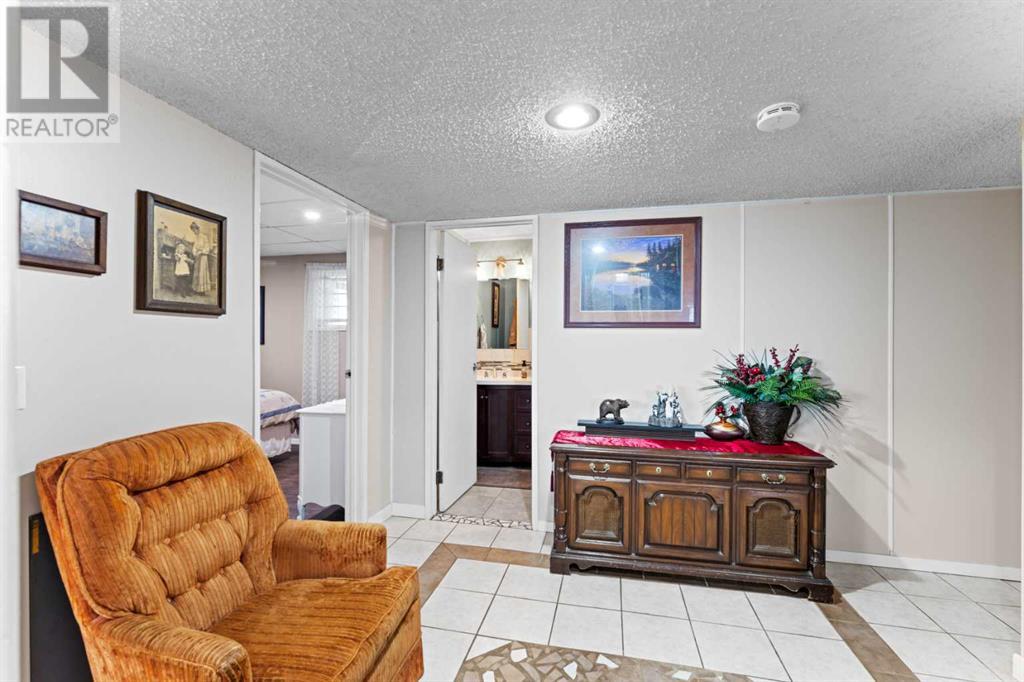 132 Whitehorn Crescent NE, Calgary, Alberta
