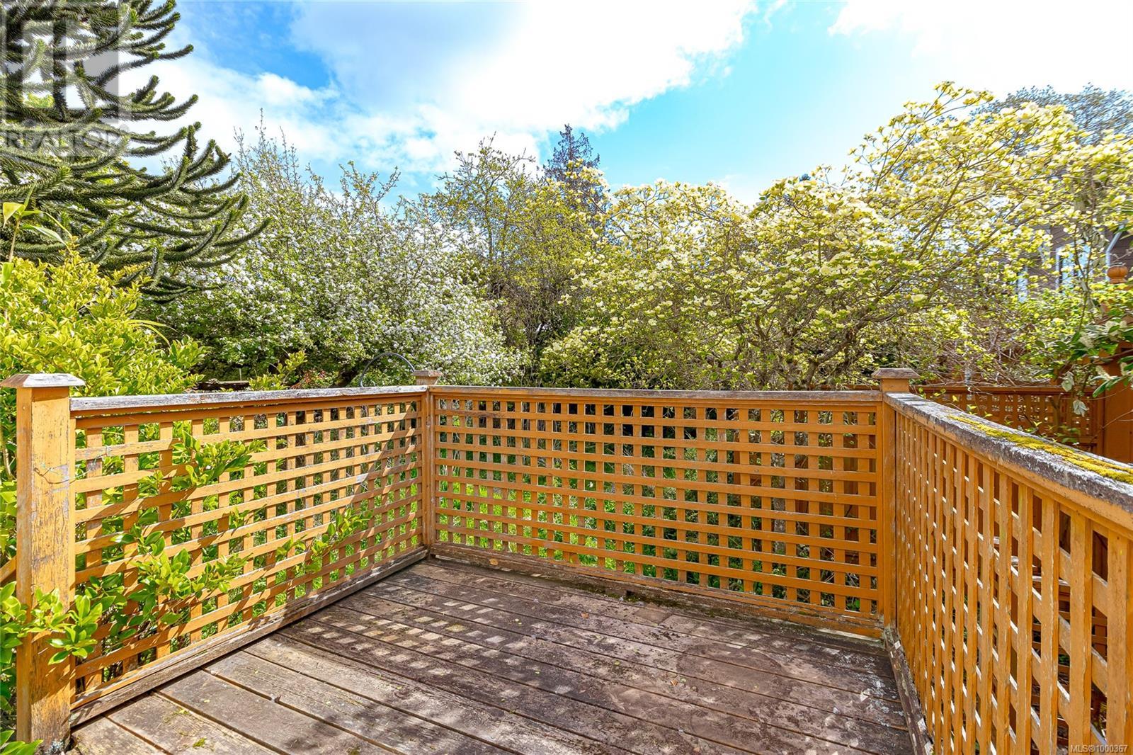  2719 Richmond Road, Saanich