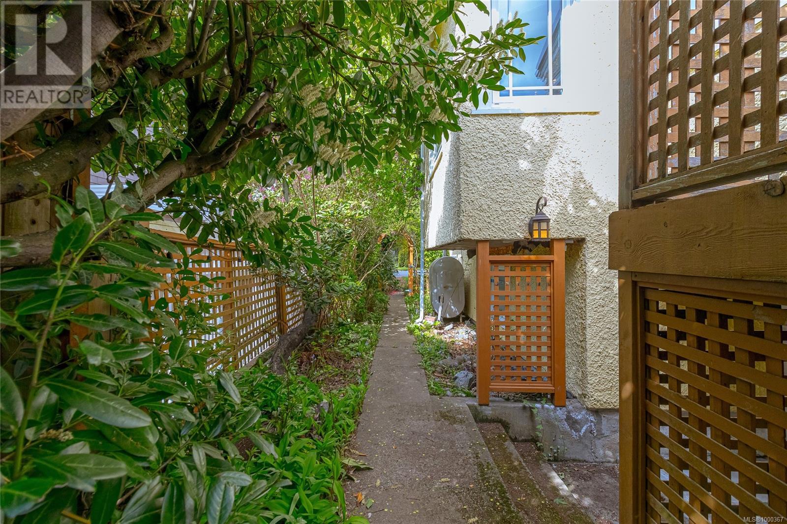  2719 Richmond Road, Saanich