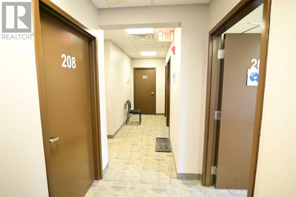 Photo 4 of 6108 Bowness Road Nw, Calgary AB