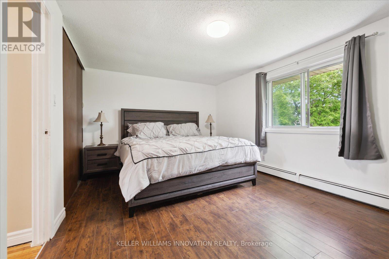 Photo 4 of 33 293 Fairway Road N, Kitchener ON