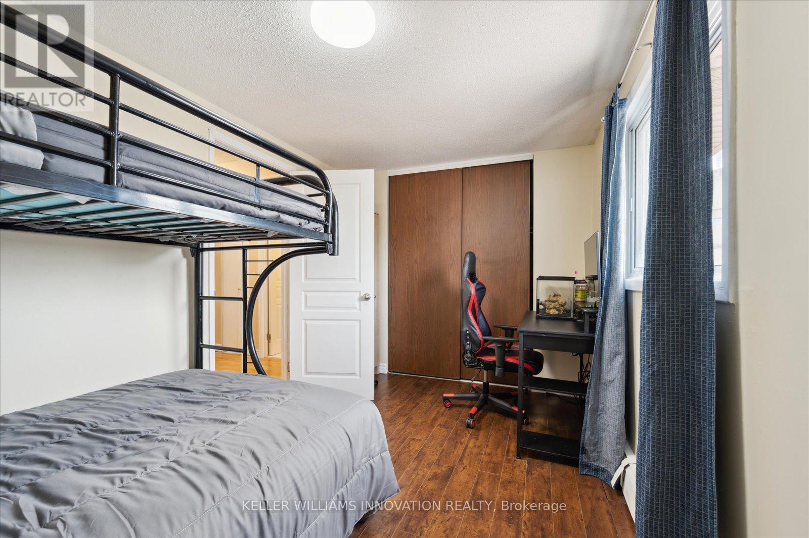 Photo 7 of 33 293 Fairway Road N, Kitchener ON