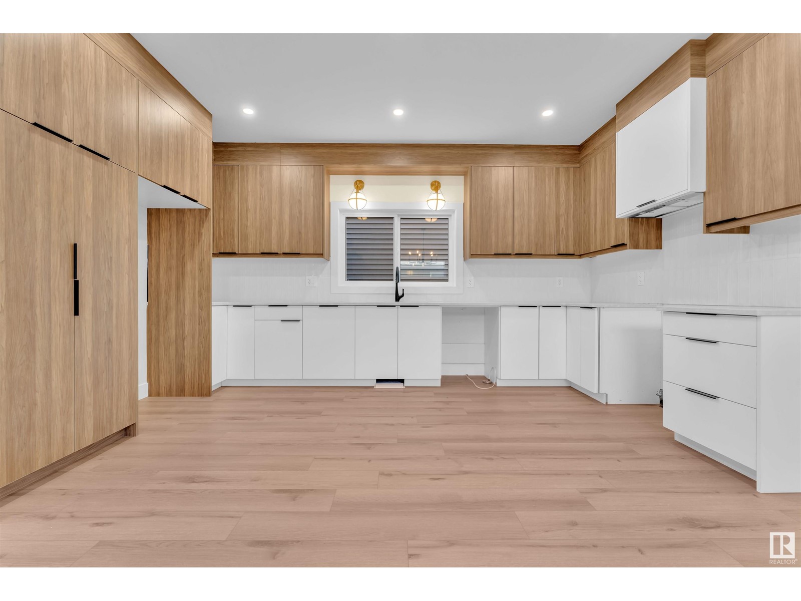 Photo 14 of 10725 132 St Nw, Edmonton AB