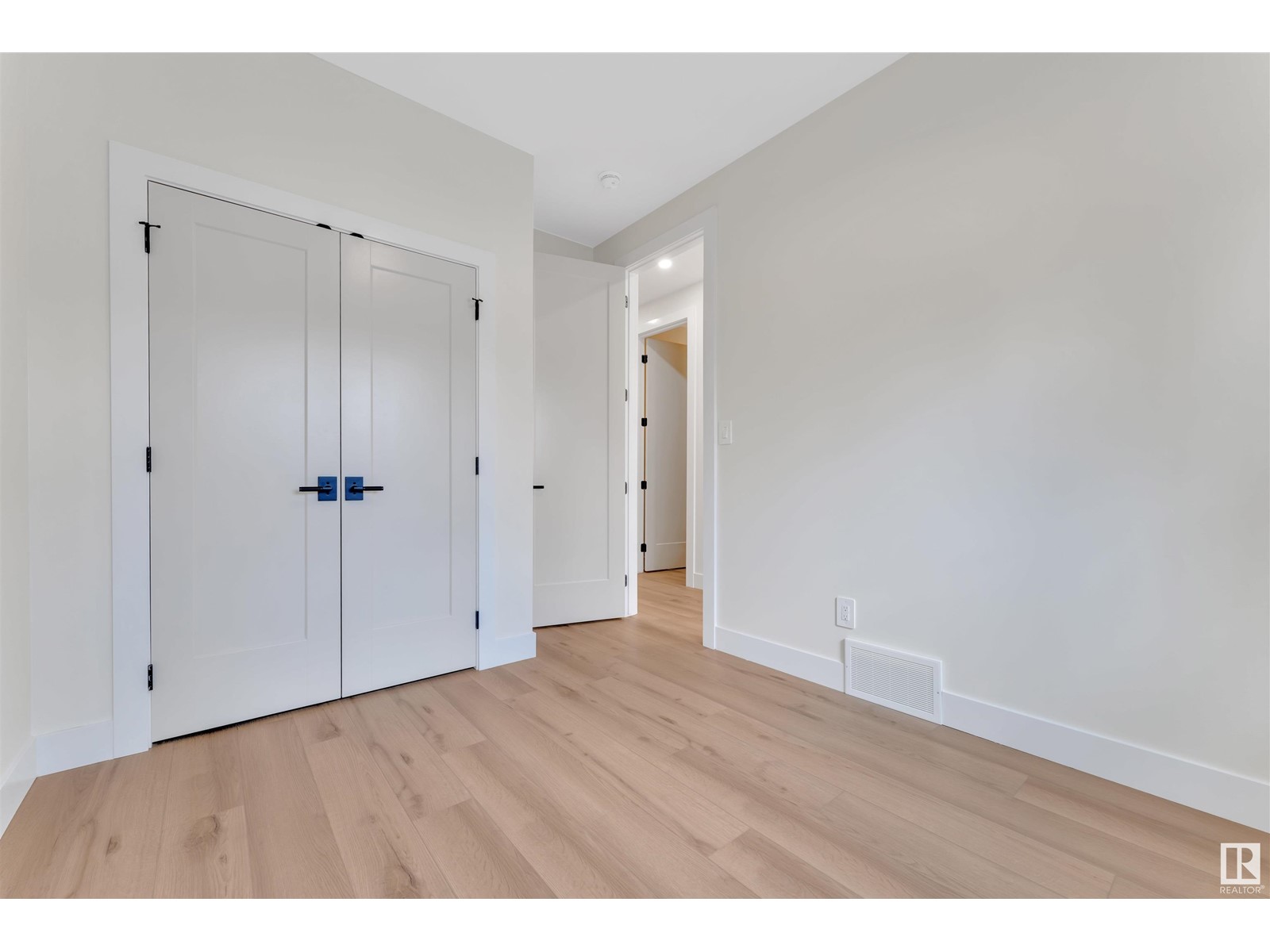 Photo 17 of 10725 132 St Nw, Edmonton AB