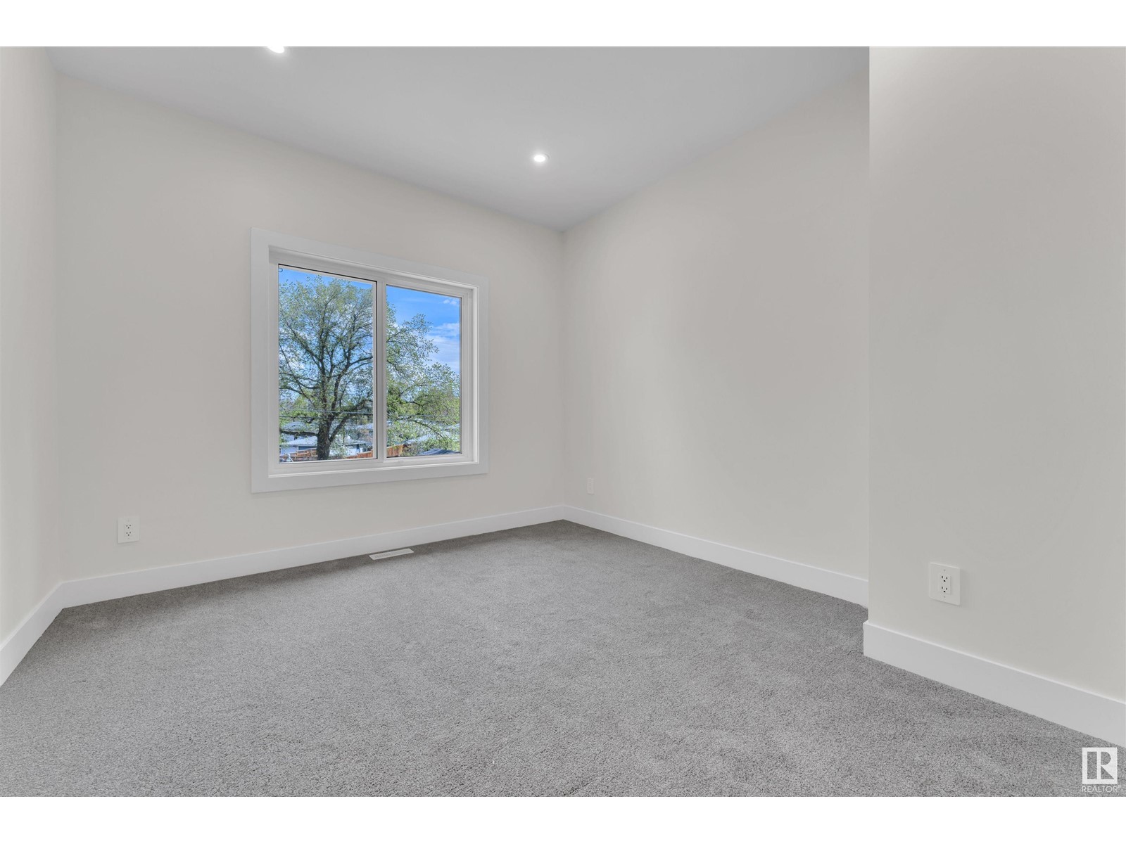 Photo 31 of 10725 132 St Nw, Edmonton AB
