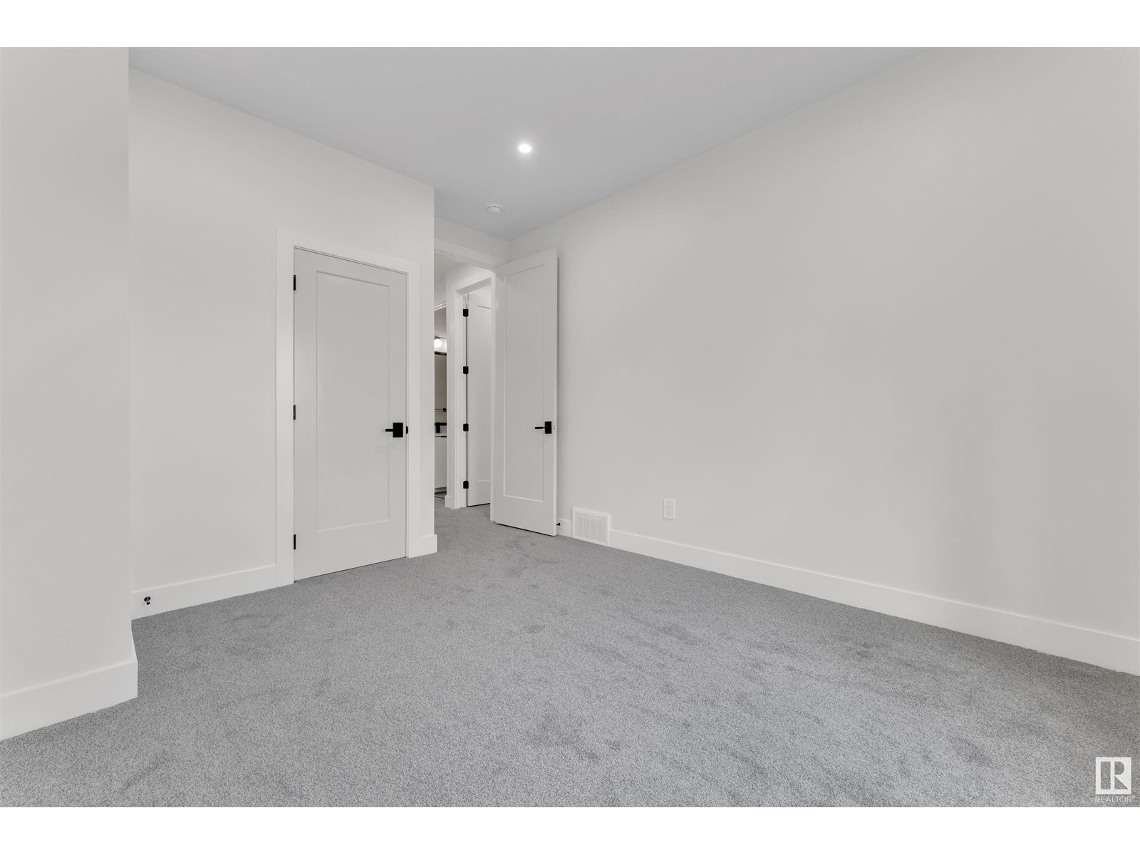 Photo 32 of 10725 132 St Nw, Edmonton AB