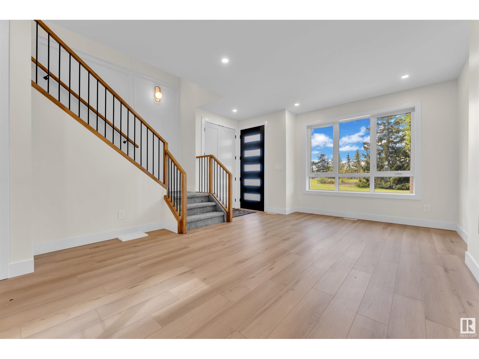 Photo 5 of 10725 132 St Nw, Edmonton AB