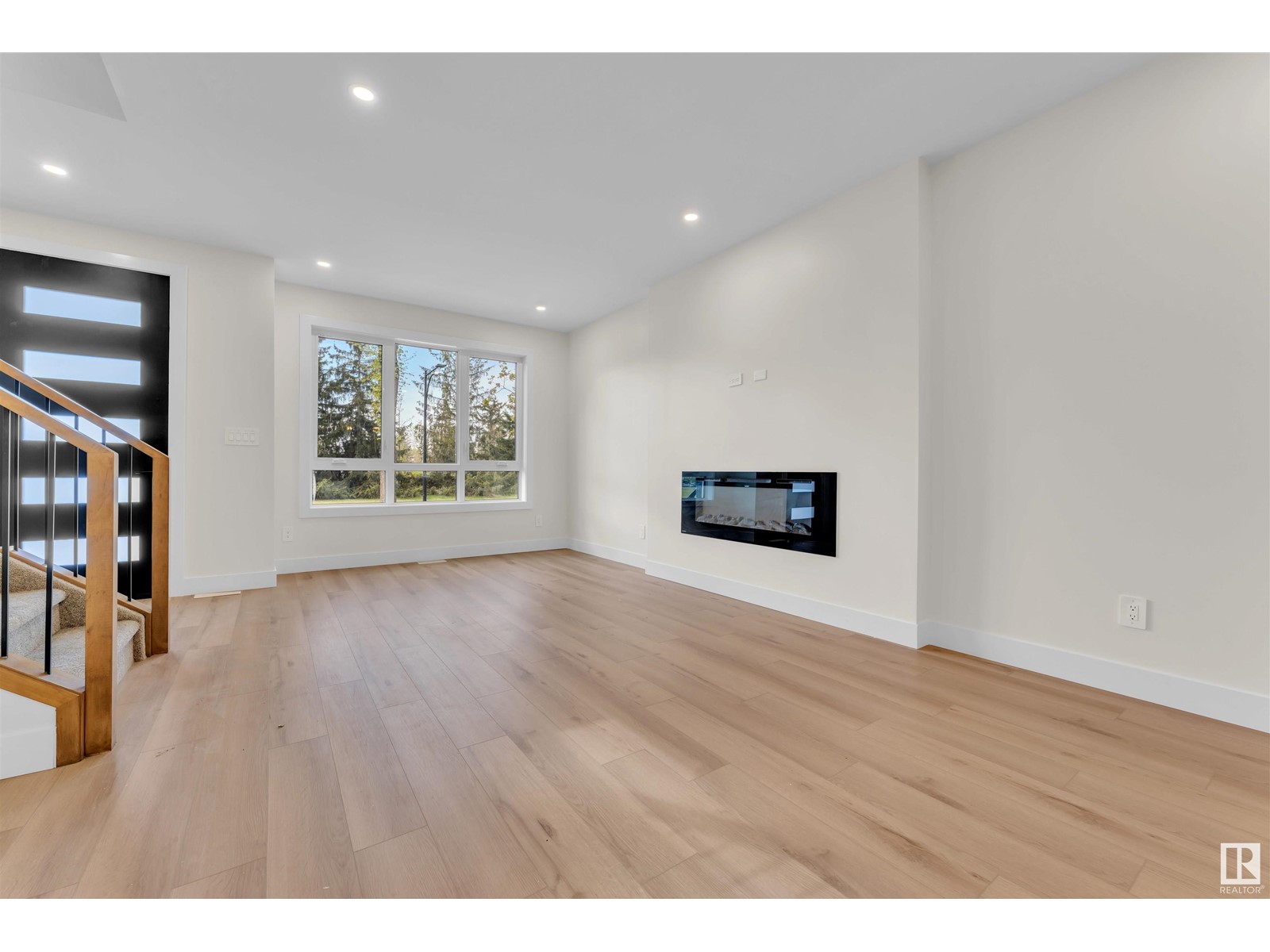 Photo 8 of 10725 132 St Nw, Edmonton AB