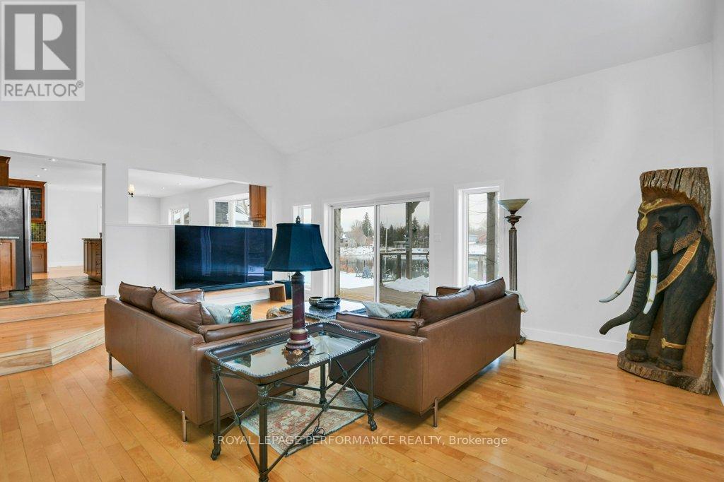 Photo 8 of 6099 James Bell Drive, Ottawa ON