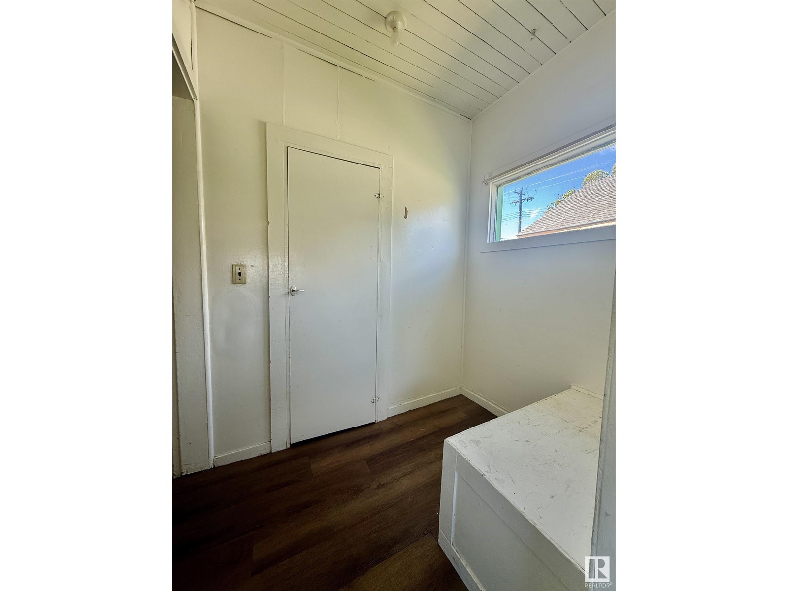 Photo 10 of 4917 47 Av, Stony Plain AB
