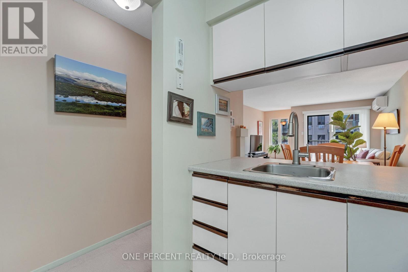Photo 14 of 63 195 Alvin Road, Ottawa ON