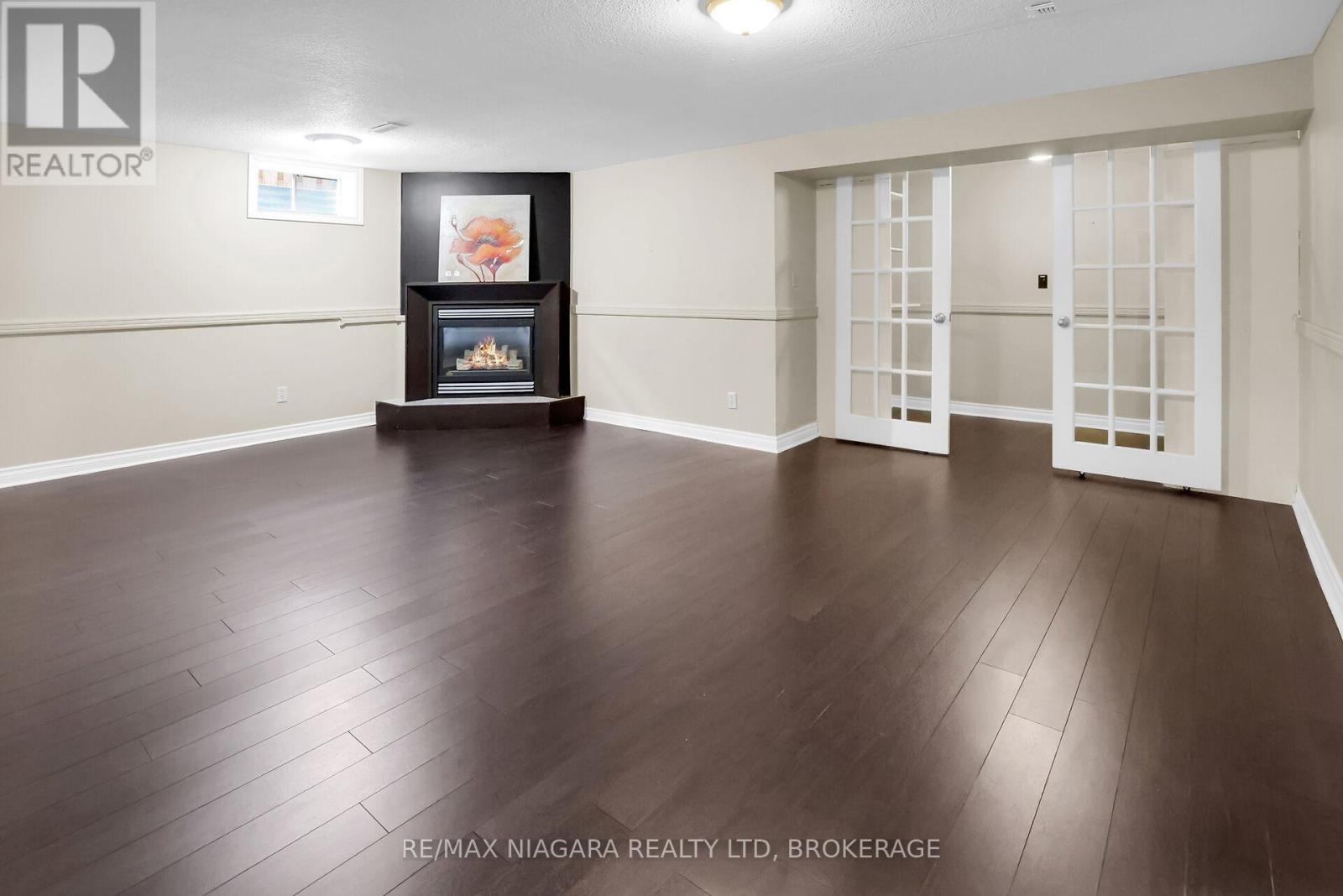 Photo 5 of 5993 Crimson Drive, Niagara Falls ON