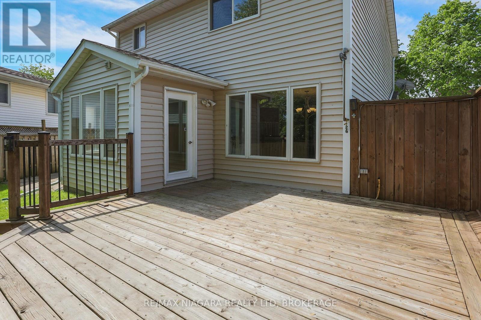 Photo 13 of 5993 Crimson Drive, Niagara Falls ON