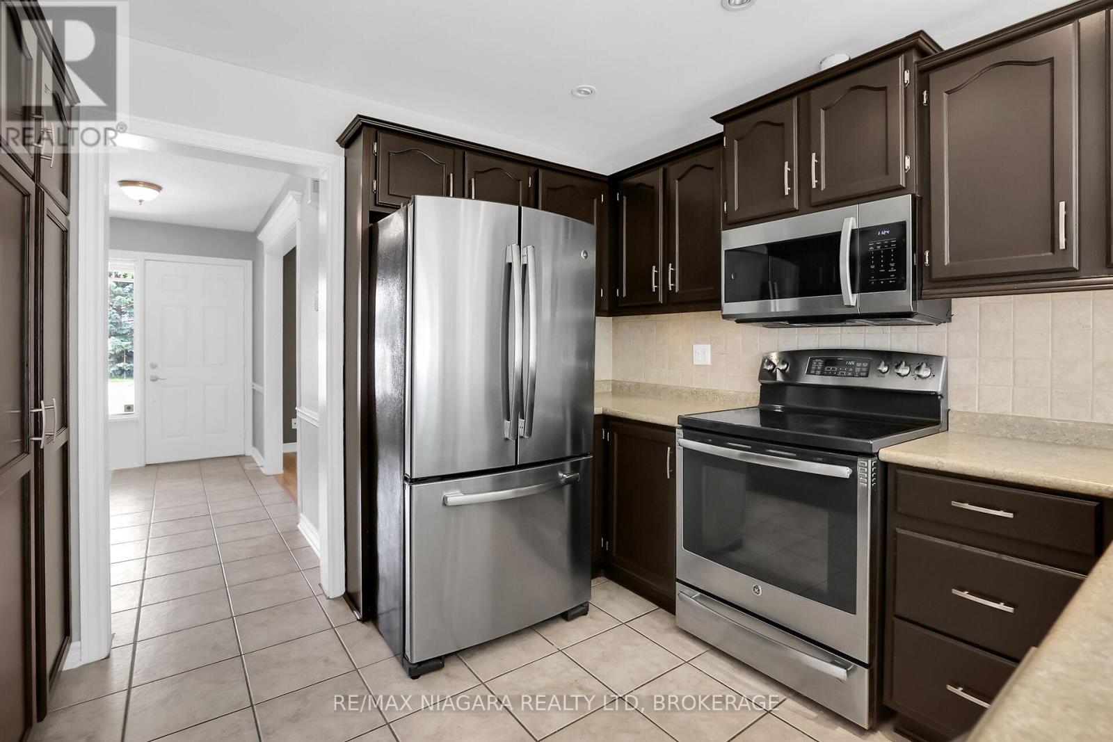 Photo 36 of 5993 Crimson Drive, Niagara Falls ON