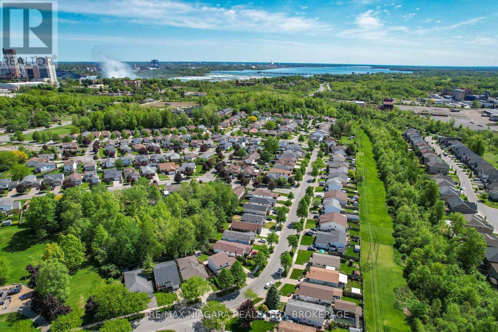 Photo 42 of 5993 Crimson Drive, Niagara Falls ON